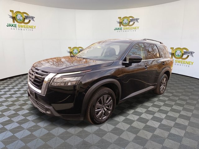 Used 2025 Nissan Pathfinder SV image 4