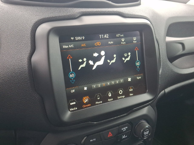 Used 2023 Jeep Renegade Trailhawk AWD/4WD image 16