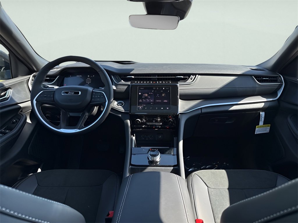 New 2025 Jeep Grand Cherokee L Altitude image 13