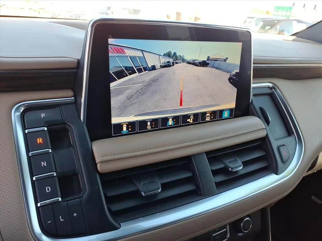 Used 2021 Chevrolet Suburban Premier w/ Premium Package image 28