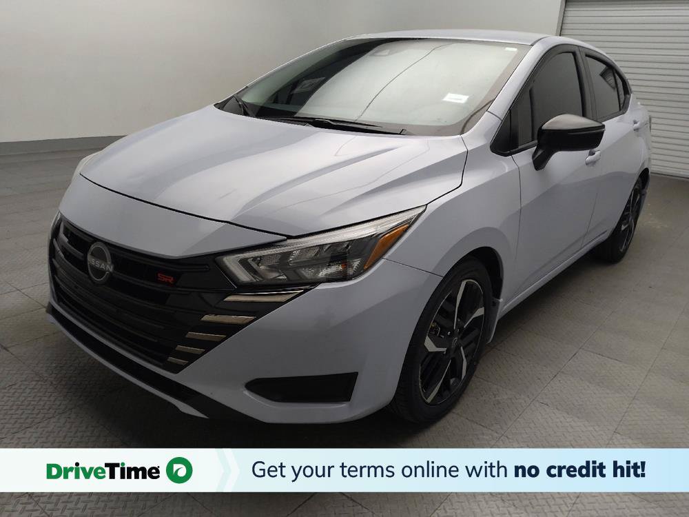 Used 2025 Nissan Versa SR w/ Trunk Package FWD image 1