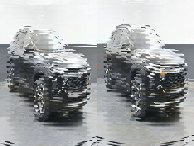 New 2026 Chevrolet Trax LT FWD image 2