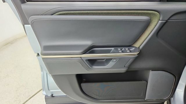 Used 2025 Rivian R1S Adventure image 40