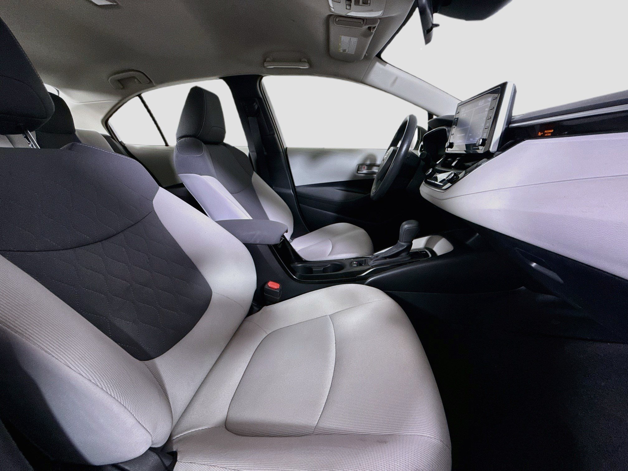 Used 2021 Toyota Corolla LE w/ LE Convenience Package FWD image 29
