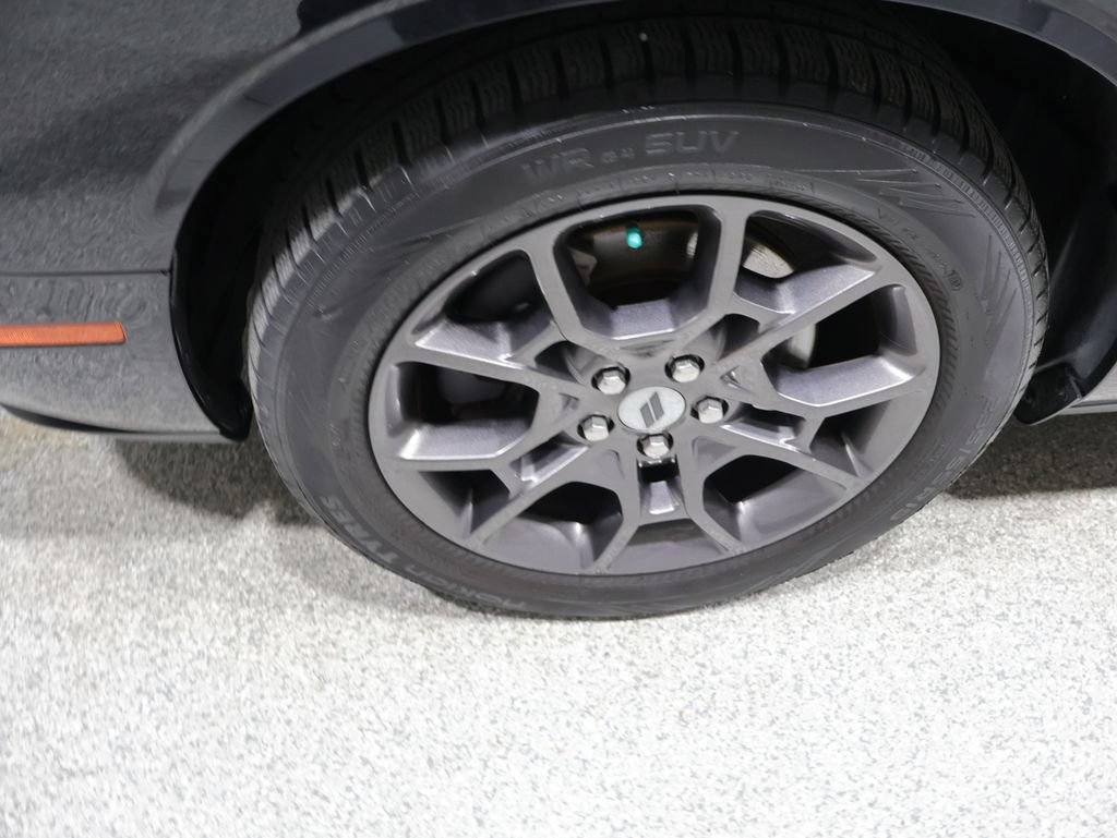 Used 2018 Dodge Challenger GT AWD/4WD image 9