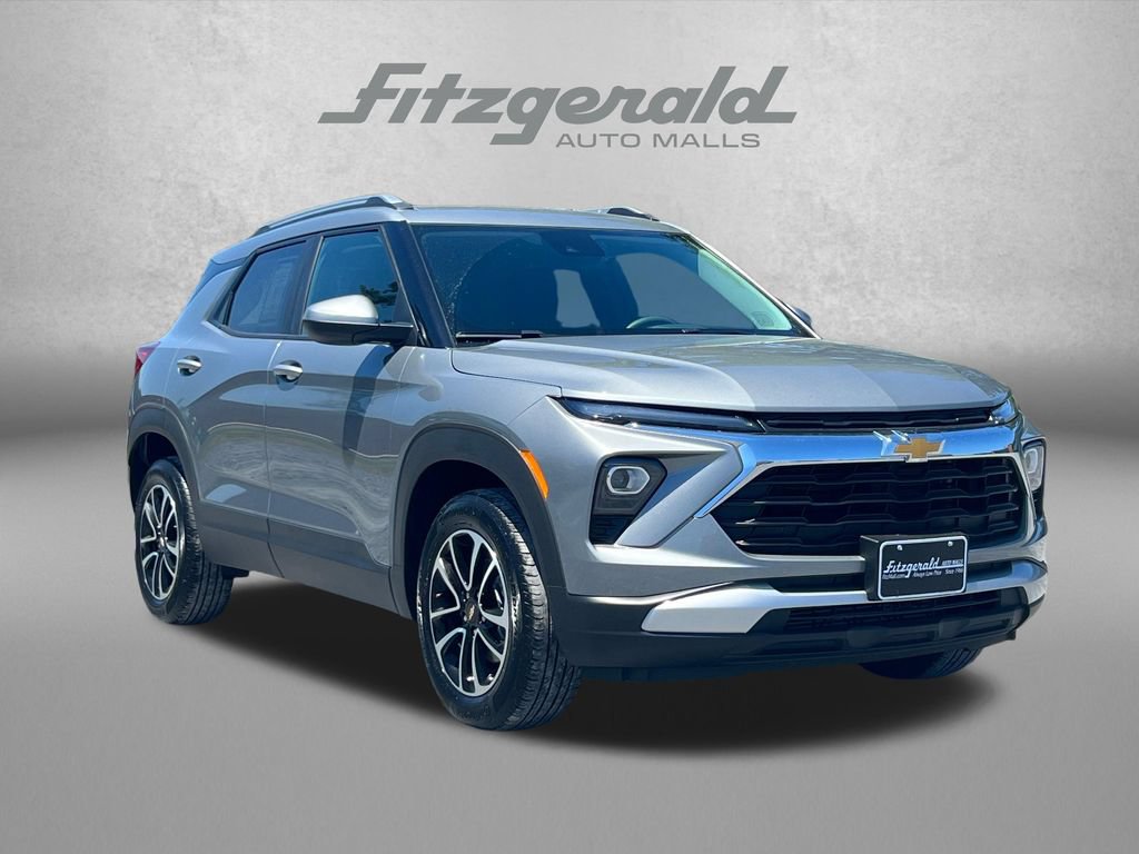 Used 2025 Chevrolet TrailBlazer LT AWD/4WD image 1