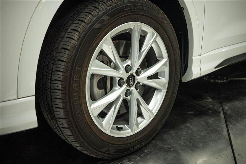 Used 2022 Audi Q3 2.0T Premium Plus w/ Premium Plus Package AWD/4WD image 3