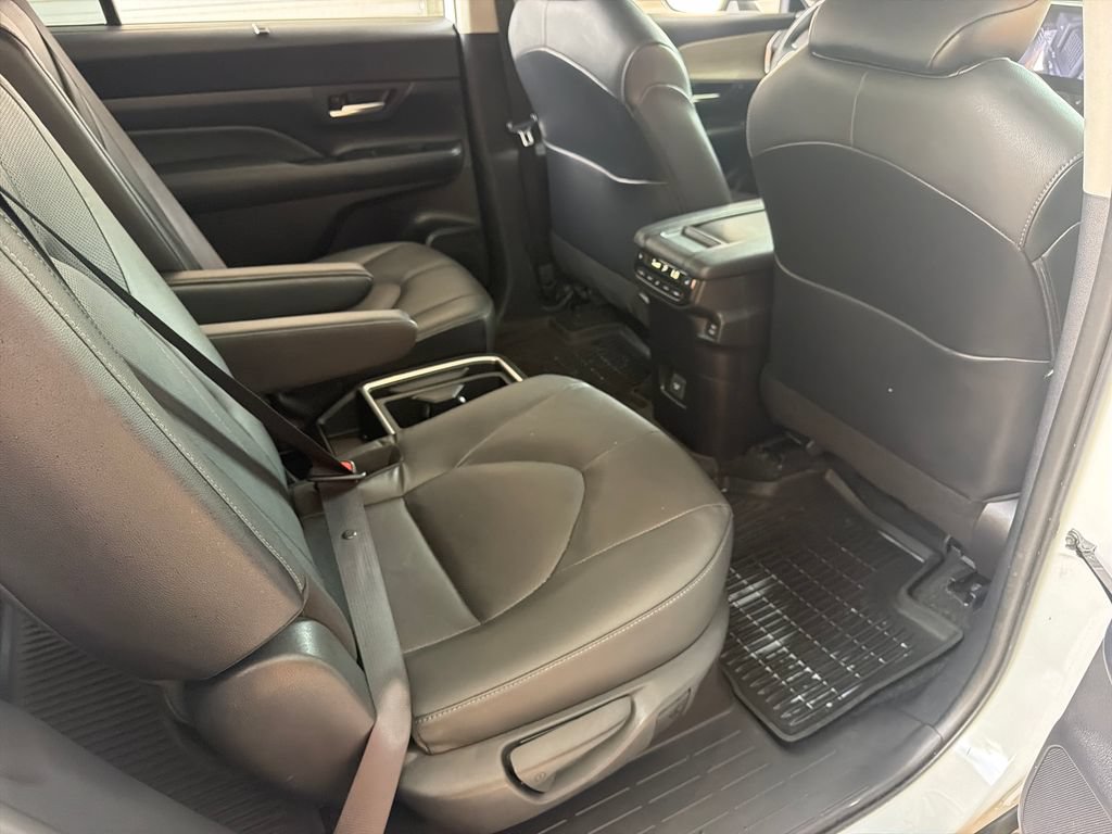 Used 2024 Toyota Grand Highlander FWD image 32