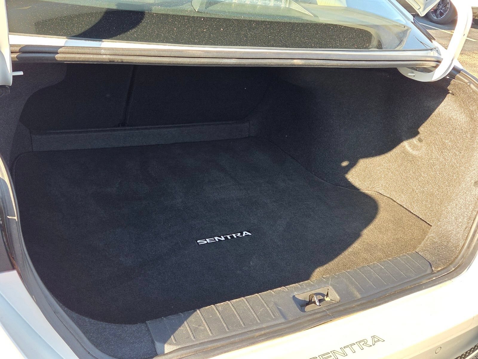 Used 2024 Nissan Sentra SV FWD image 13