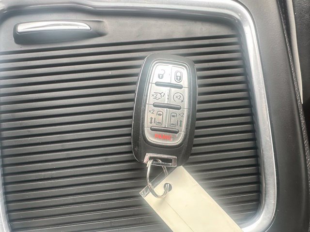 Used 2019 Chrysler Pacifica Limited w/ S Appearance Package FWD image 36