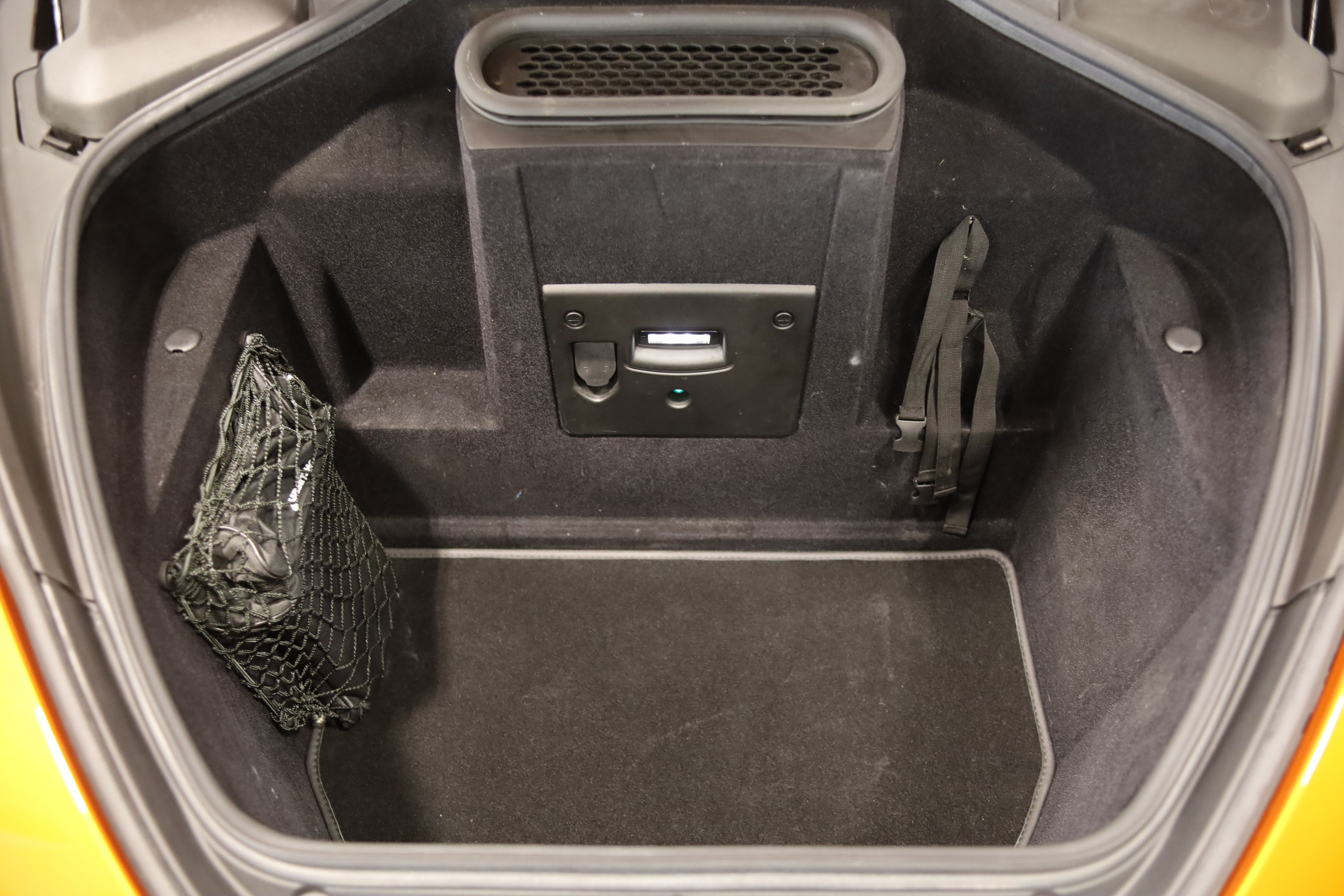 Used 2019 McLaren 720S Performance RWD image 39