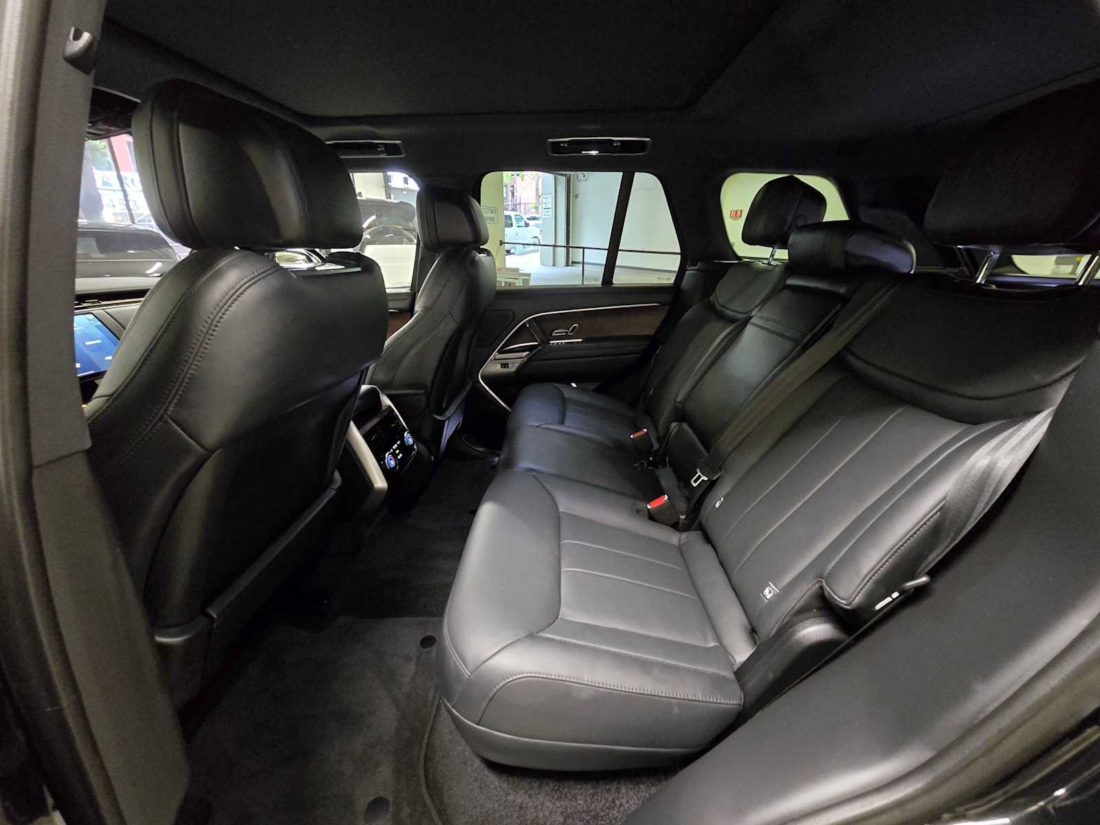 Used 2023 Land Rover Range Rover SE AWD/4WD image 15
