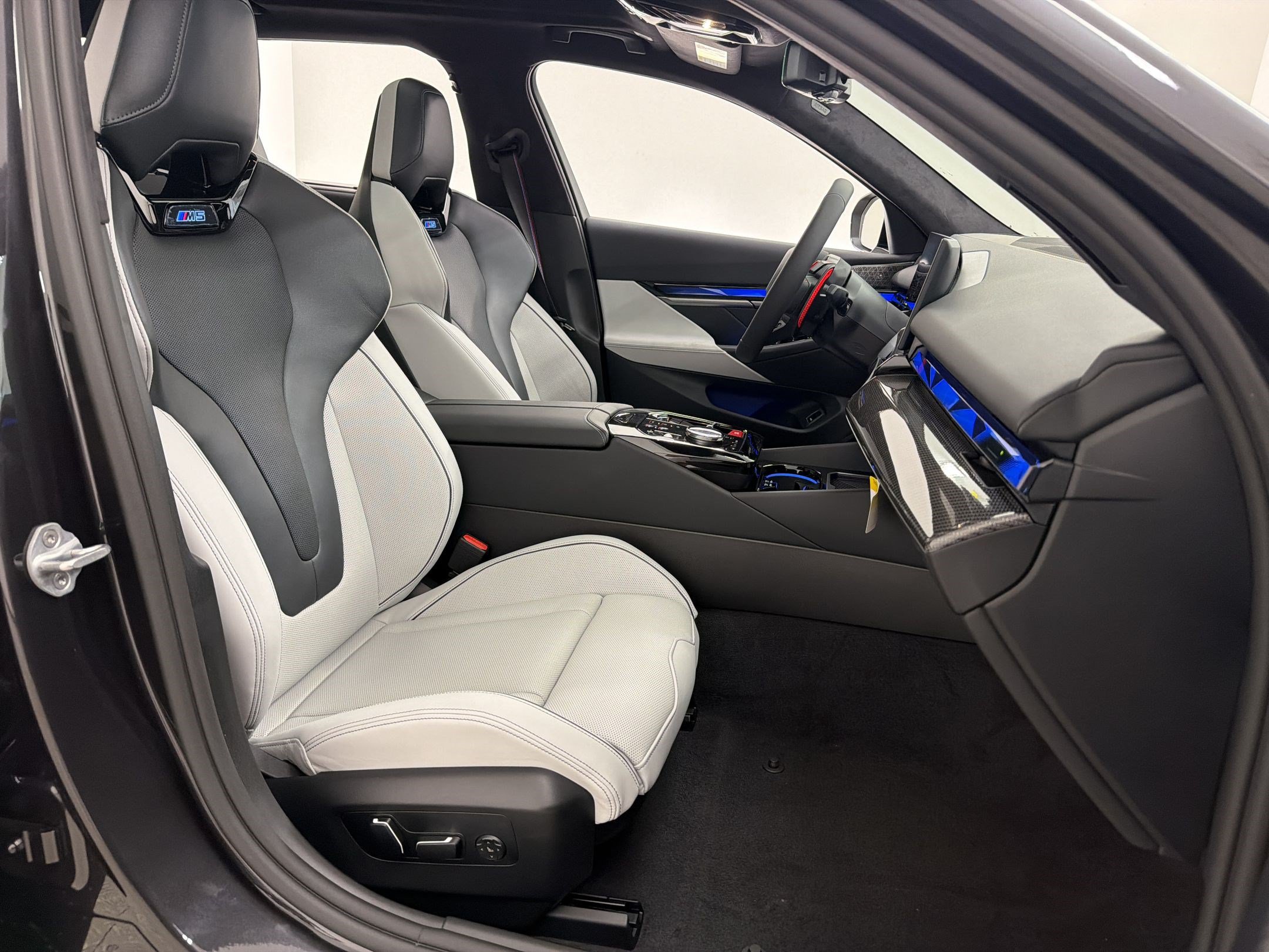 New 2027 BMW M5 Touring w/ M Driver's Package AWD/4WD image 27