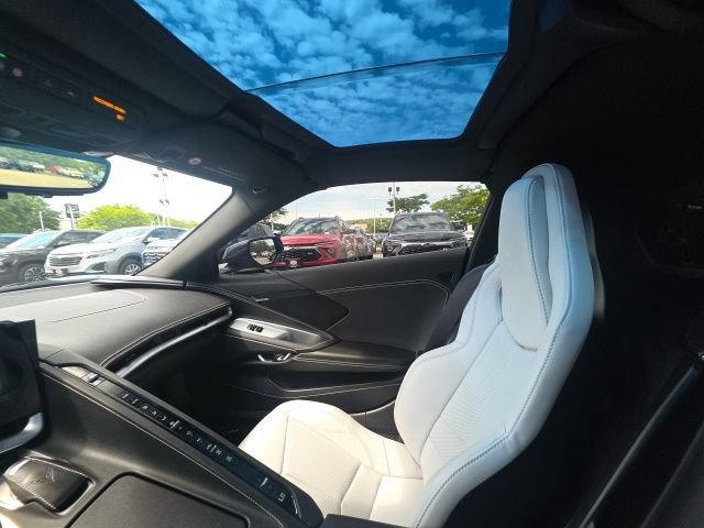 Used 2024 Chevrolet Corvette Stingray Coupe RWD image 22