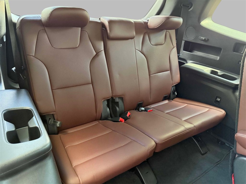 Used 2024 Kia Telluride EX w/ EX Captain's Chair Package image 17