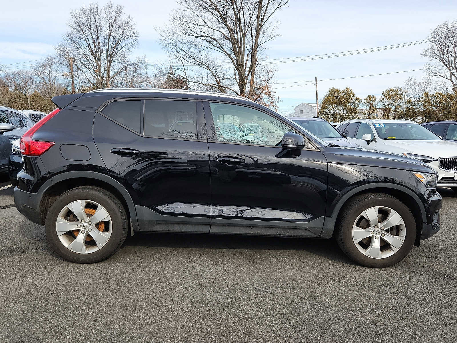 Used 2019 Volvo XC40 T5 Momentum image 7