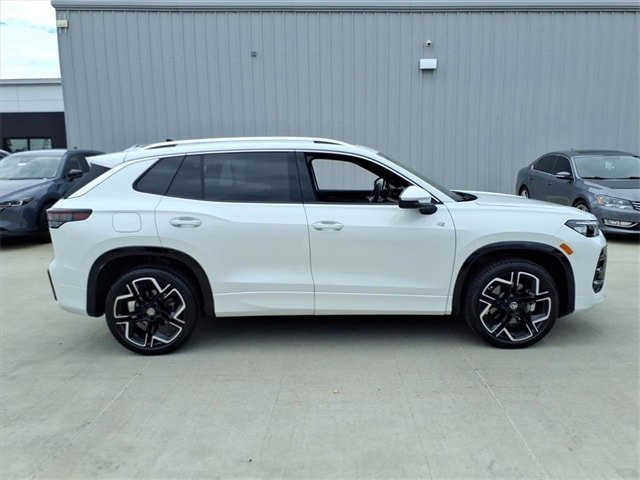 Certified 2025 Volkswagen Tiguan SEL R-Line image 7