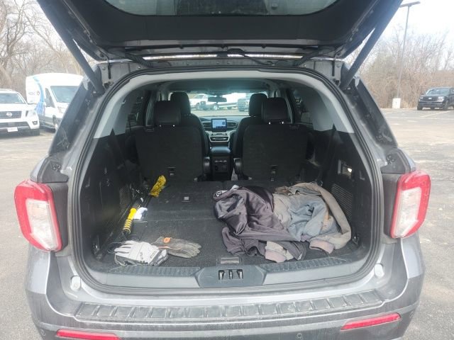 Used 2021 Ford Explorer XLT w/ Equipment Group 202A image 7