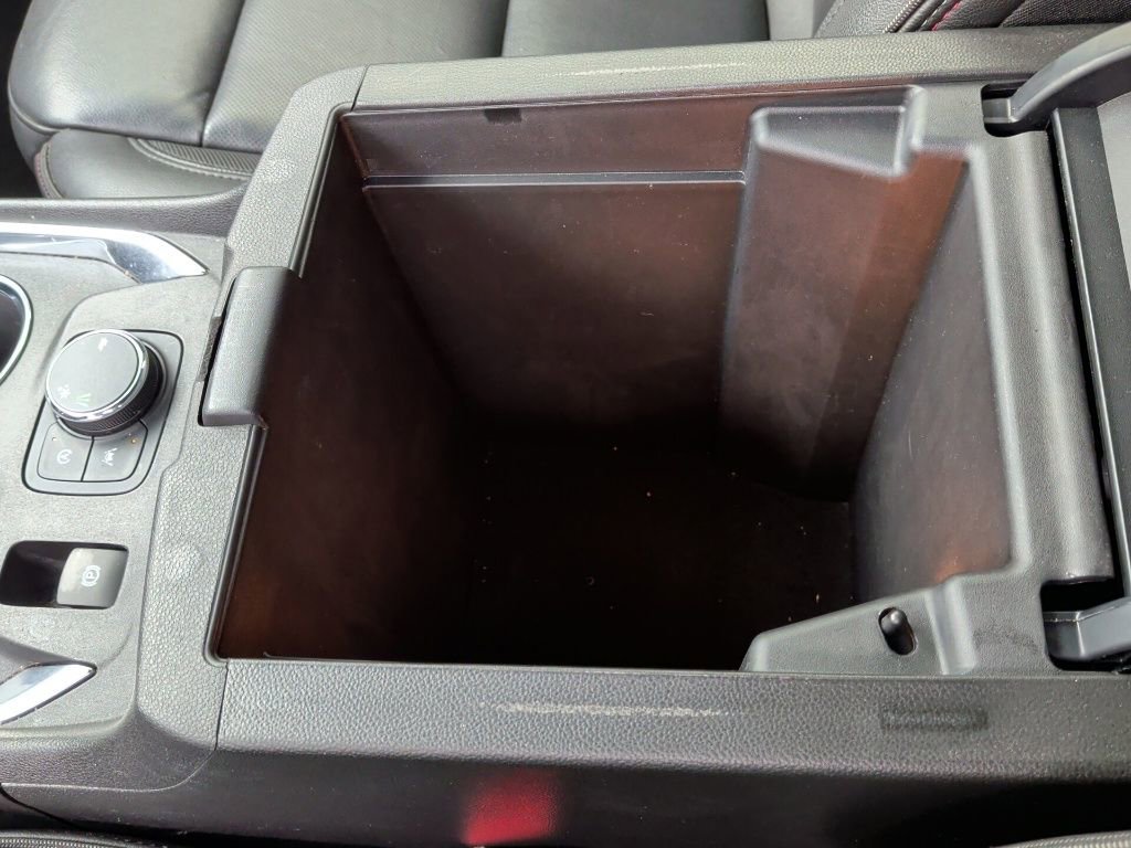 Used 2022 Chevrolet Traverse RS image 34