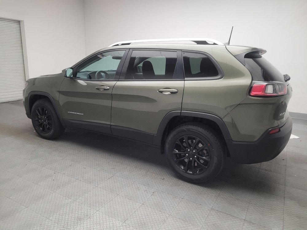 Used 2020 Jeep Cherokee Latitude AWD/4WD image 3