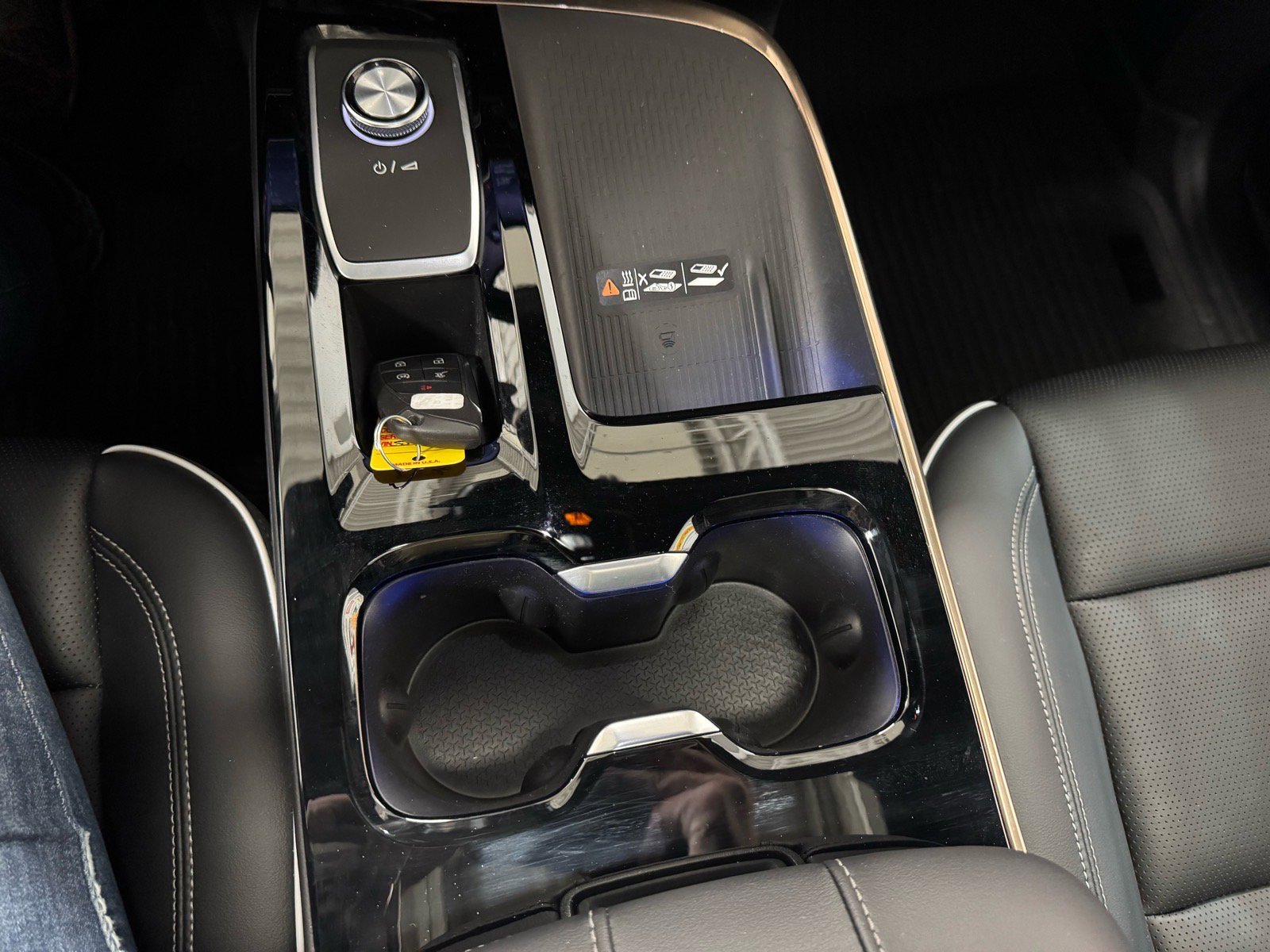 Certified 2025 Buick Enclave Avenir w/ Super Cruise Package image 22