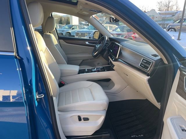 Certified 2025 Volkswagen Atlas SEL image 13