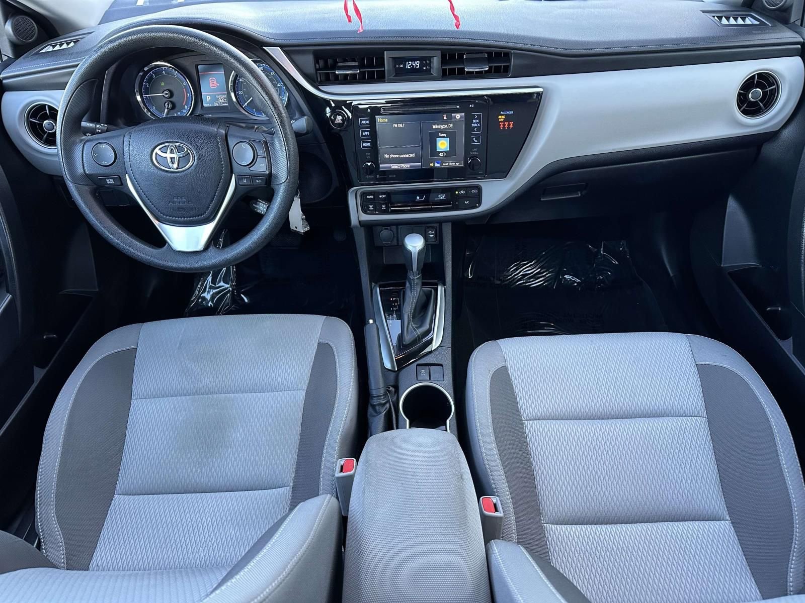 Used 2018 Toyota Corolla LE image 10