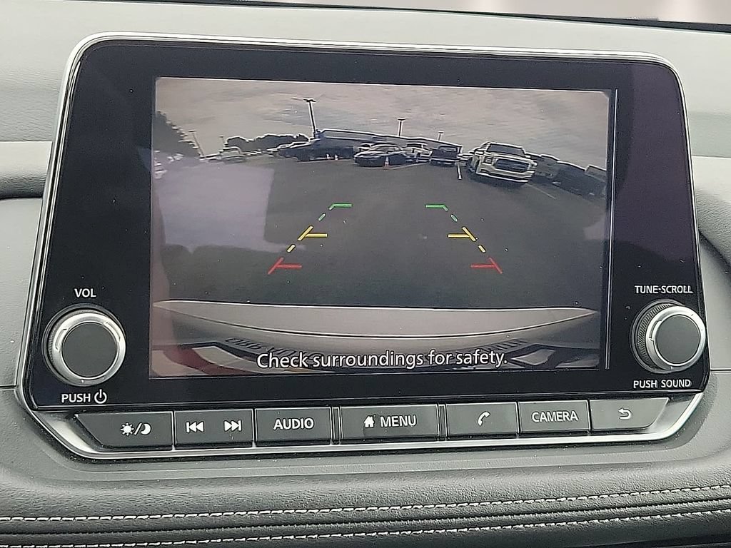 Used 2025 Nissan Rogue SV FWD image 15
