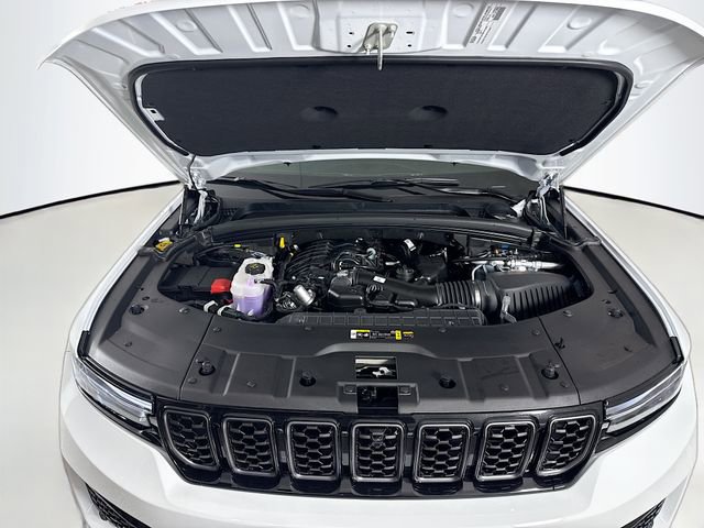 New 2025 Jeep Grand Cherokee Summit w/ Obsidian Package image 30