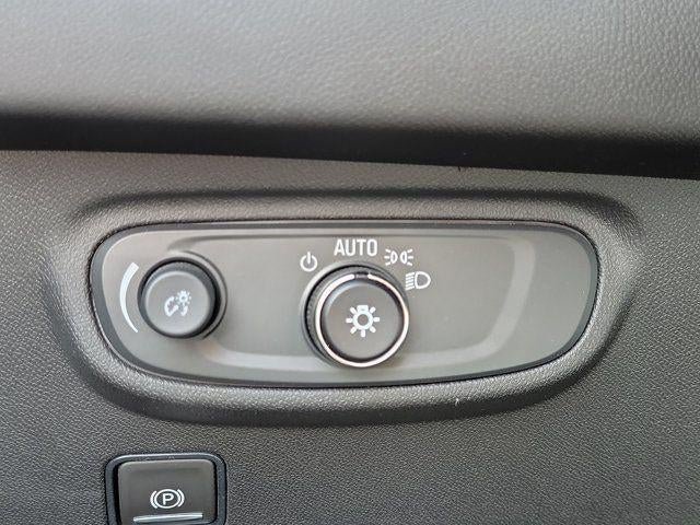Used 2024 GMC Terrain SLE w/ Driver Convenience Package FWD image 19