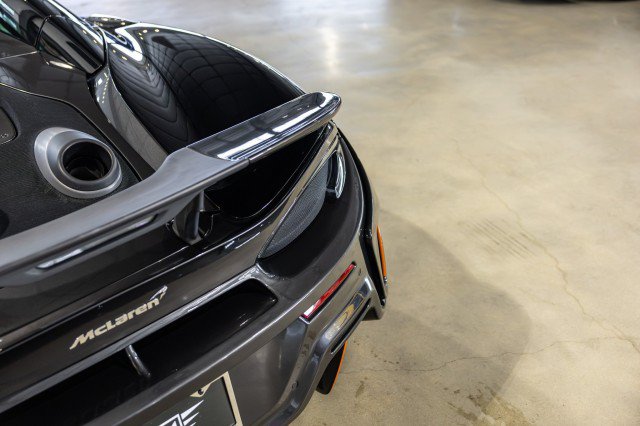 Used 2020 McLaren 600LT Spider RWD image 20