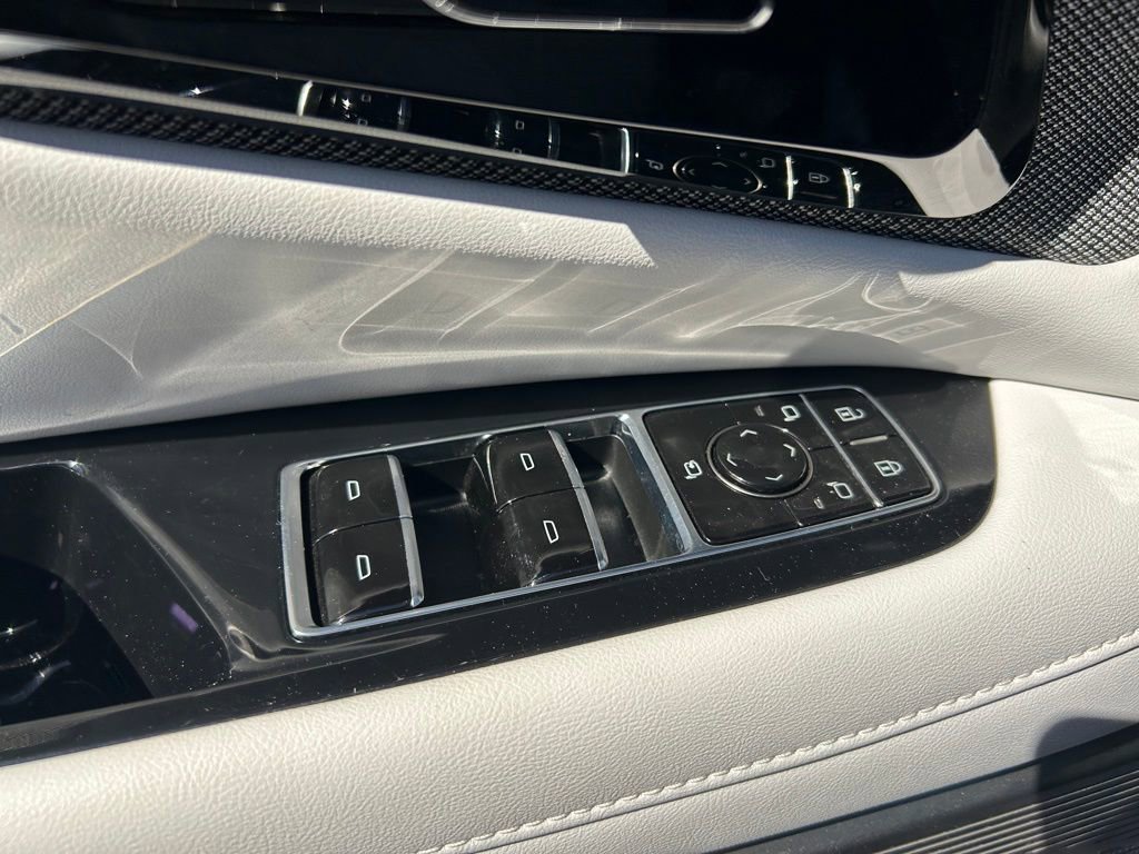 Used 2025 Cadillac Optiq Luxury 1 AWD/4WD image 61