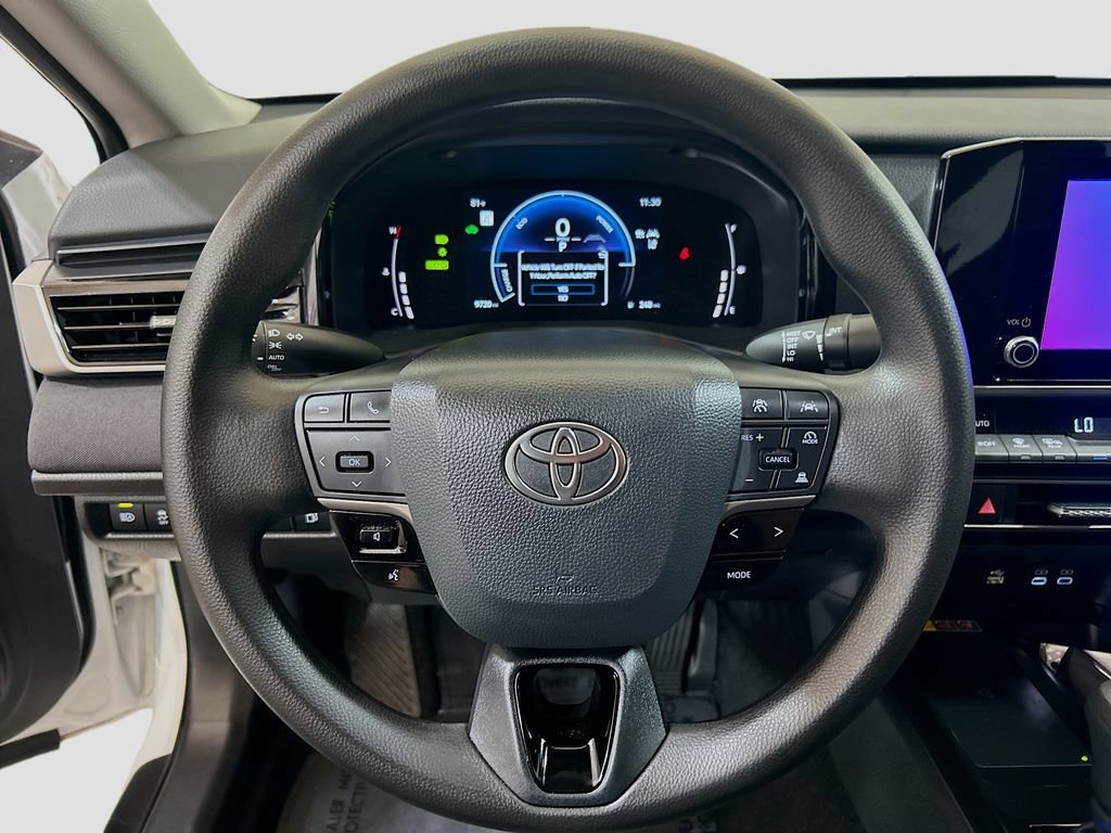 Used 2025 Toyota Camry LE w/ Convenience Package FWD image 9