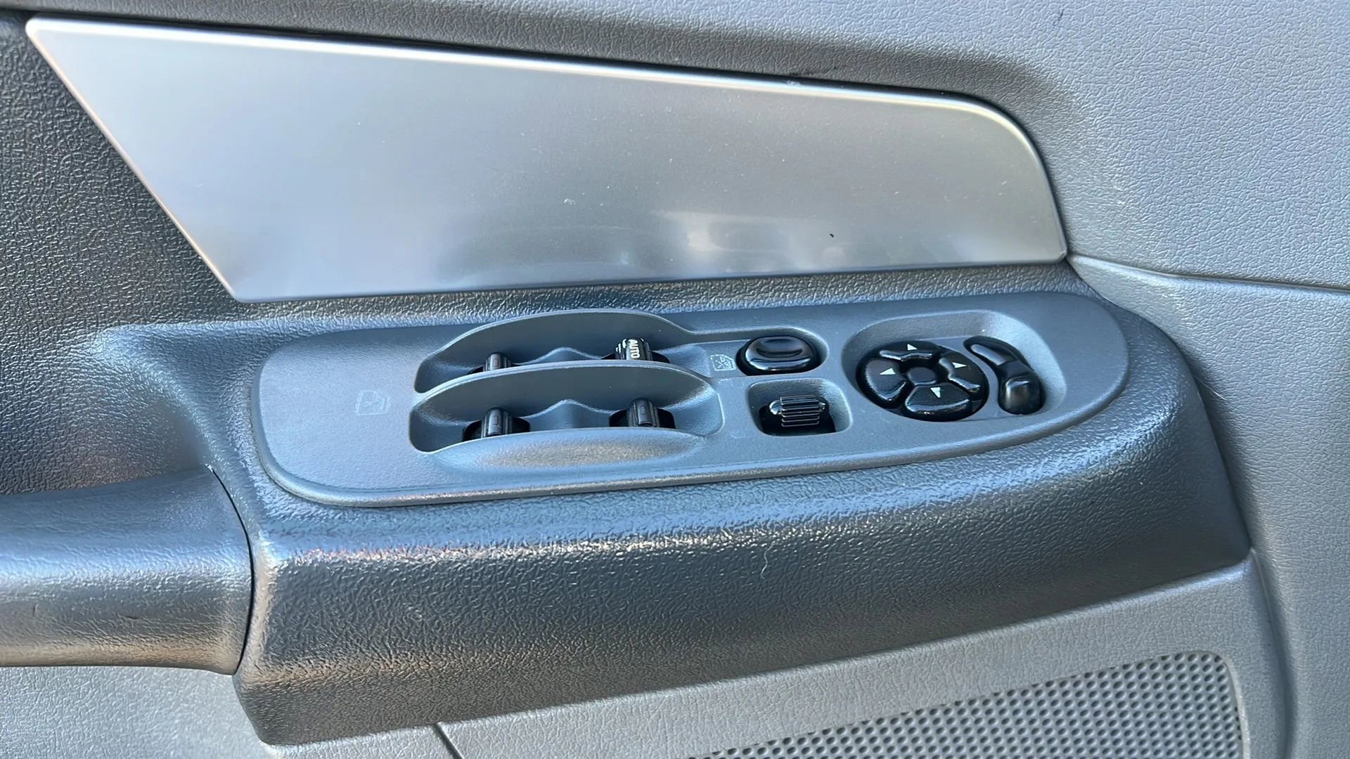 Used 2009 Dodge Ram 2500 Truck SLT w/ Popular Equipment Group AWD/4WD image 15