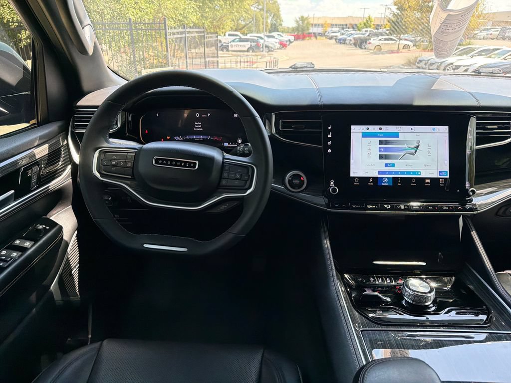 Used 2022 Jeep Wagoneer Series III w/ Flexible Seating Group AWD/4WD image 34