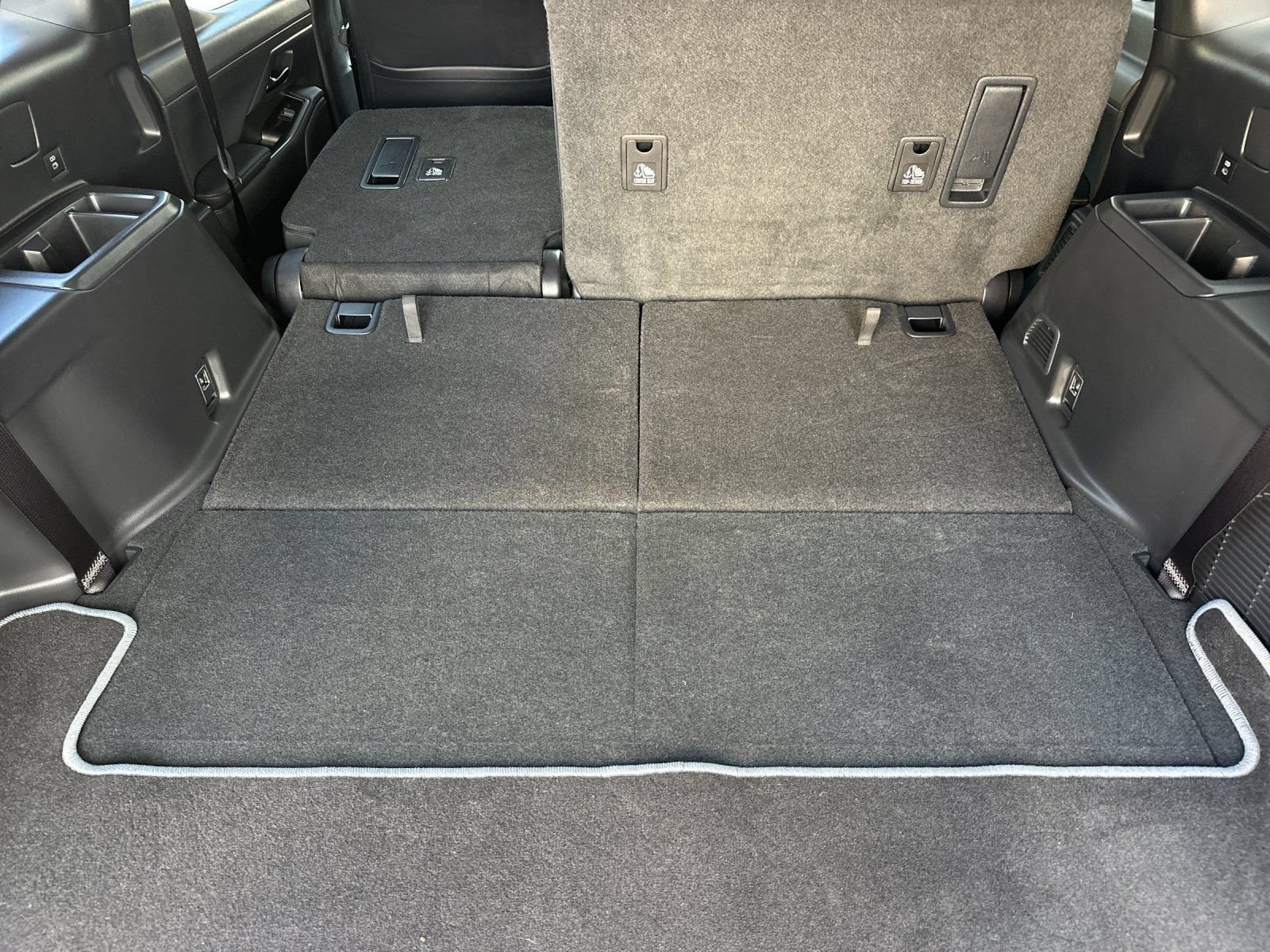 Used 2025 Lexus GX 550 w/ Accessory Package (31) AWD/4WD image 18
