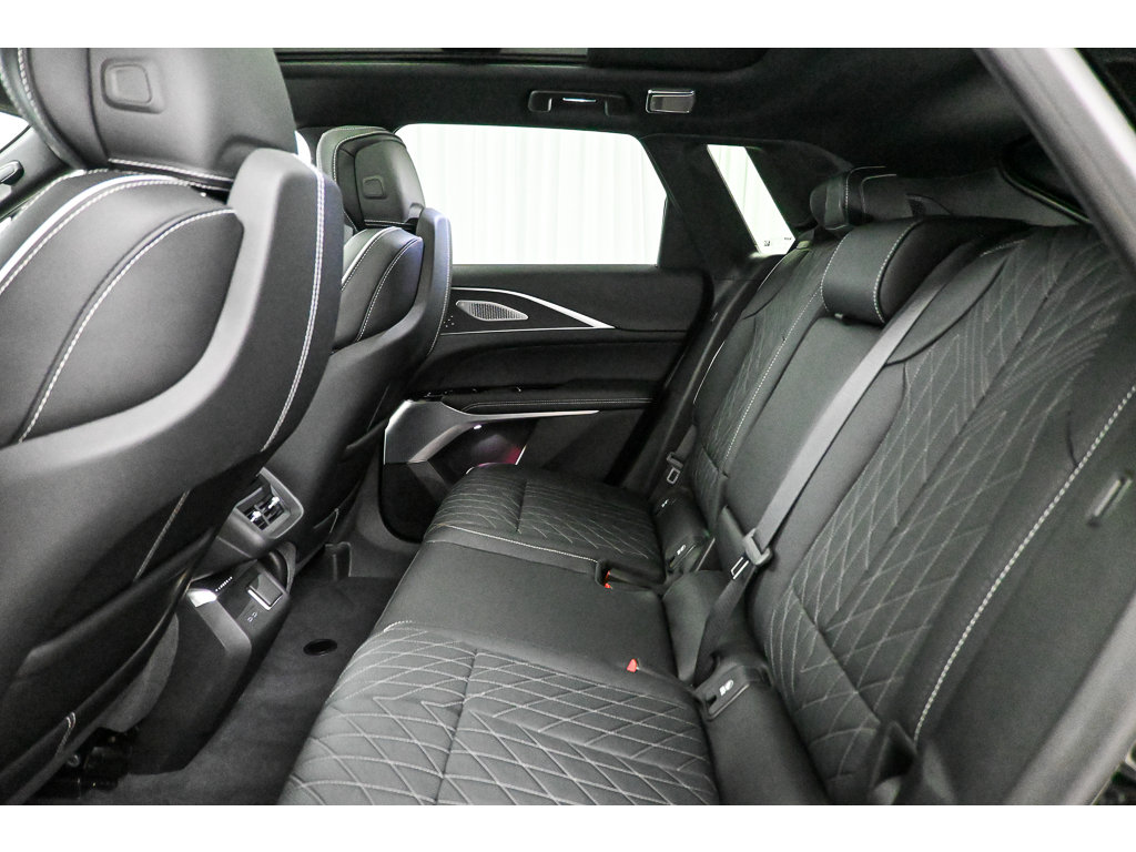 New 2026 Cadillac Lyriq V AWD/4WD image 13