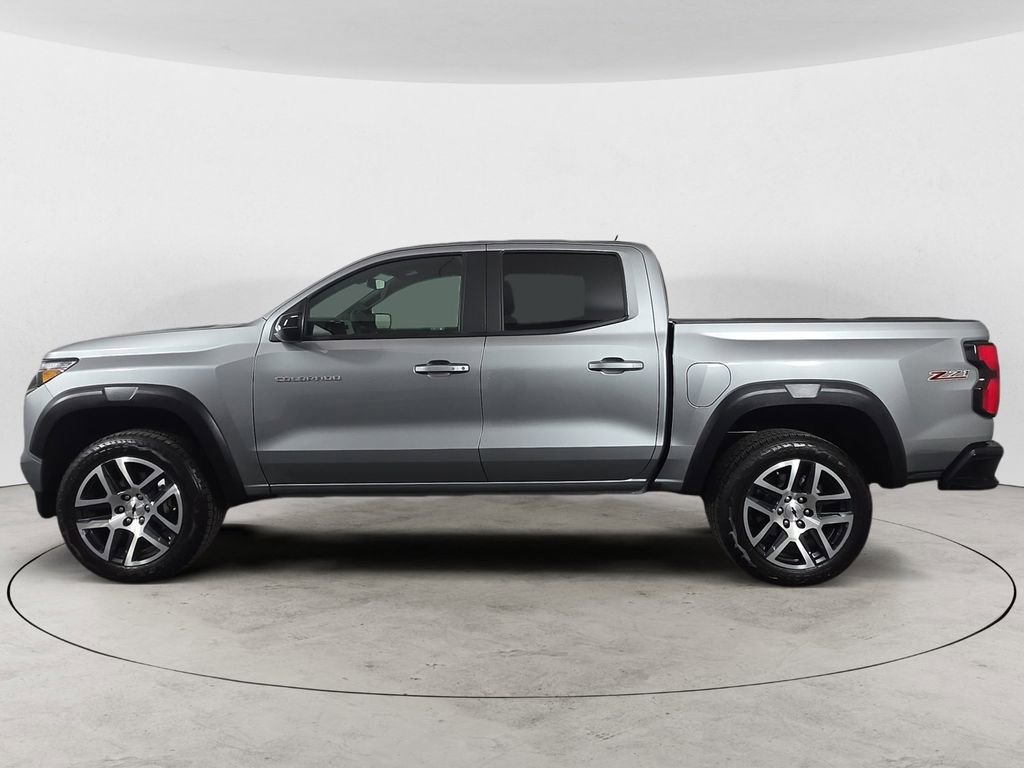Certified 2024 Chevrolet Colorado Z71 w/ Advanced Trailering Package image 2