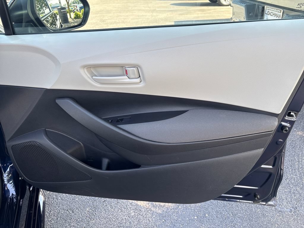 Used 2025 Toyota Corolla LE FWD image 35
