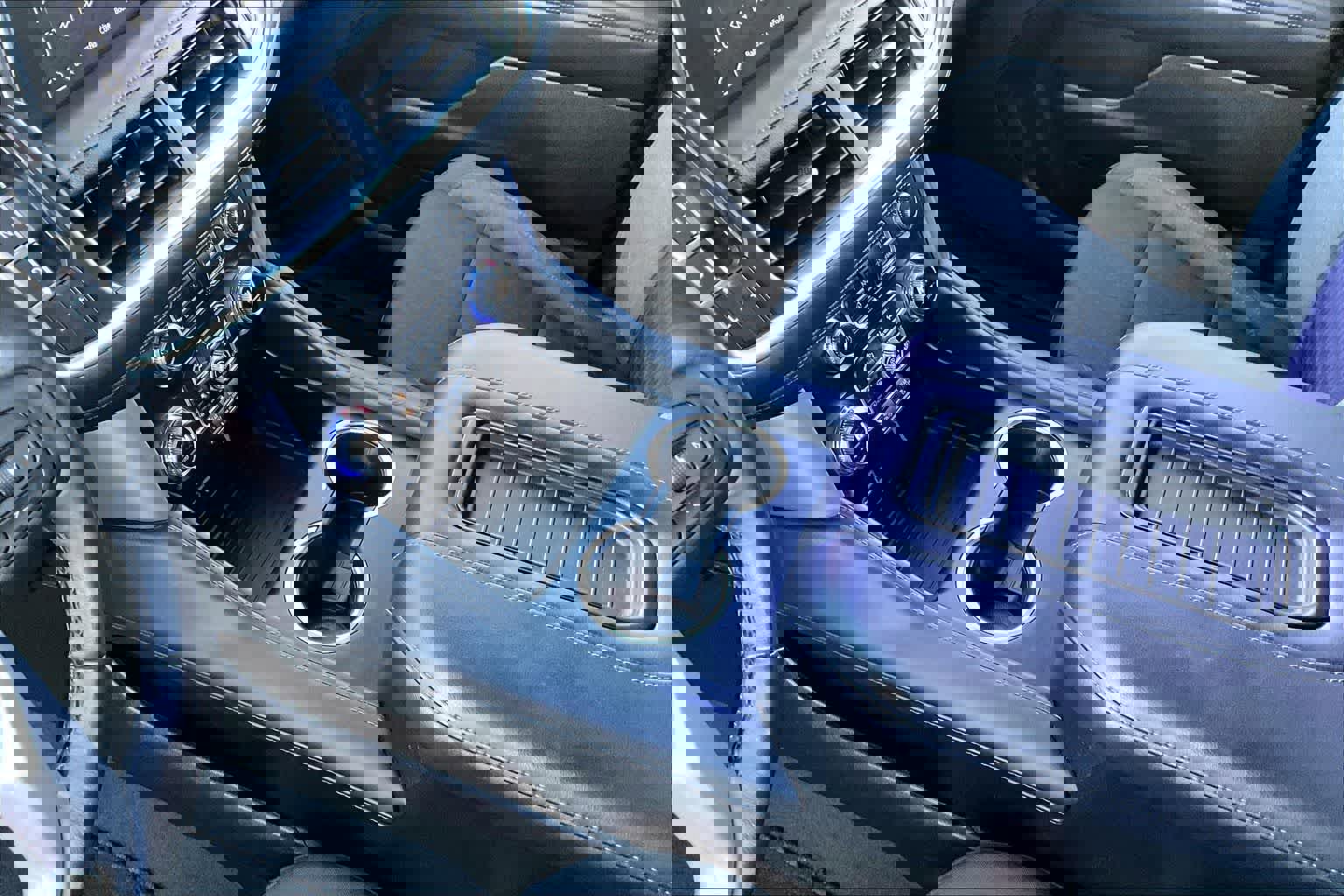 Used 2023 GMC Yukon SLE image 17