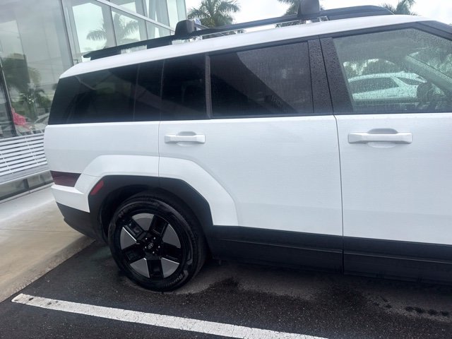 Used 2025 Hyundai Santa Fe SEL FWD image 5