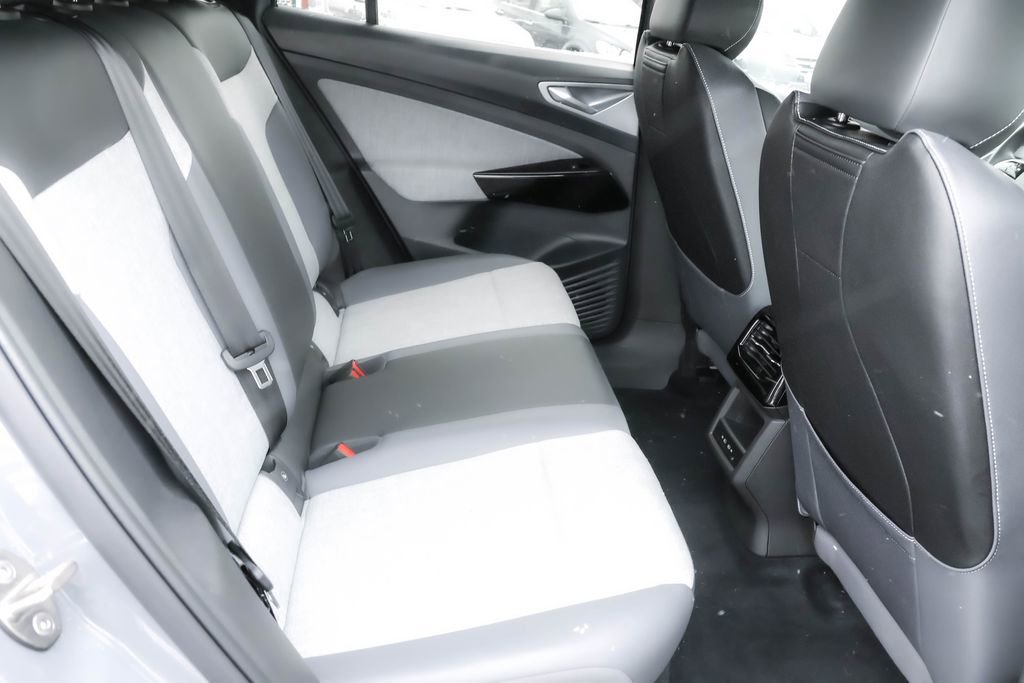 Certified 2023 Volkswagen ID.4 Pro image 29