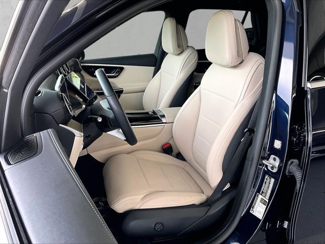 Used 2024 Mercedes-Benz GLC 300 image 27