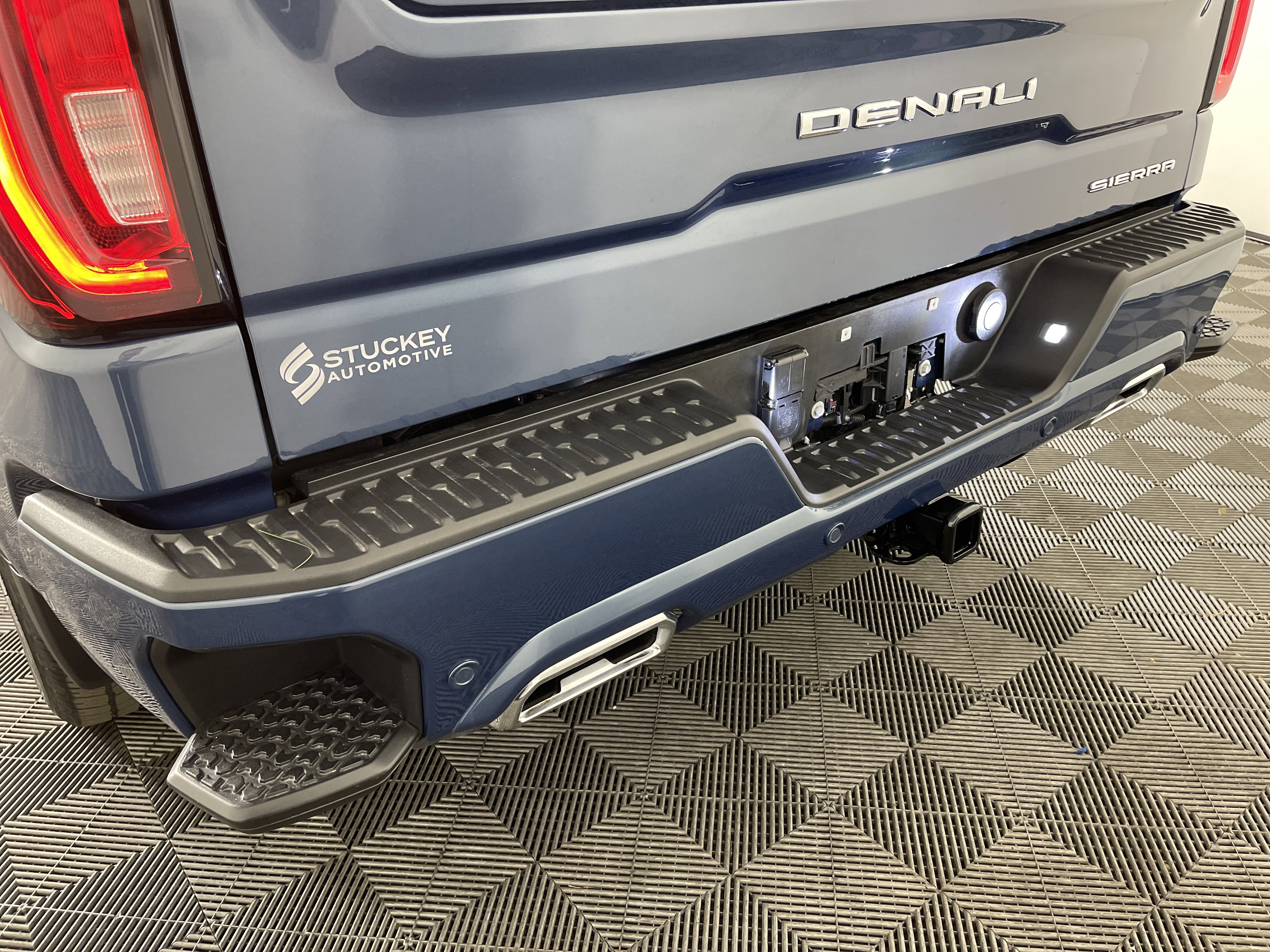 Used 2024 GMC Sierra 1500 Denali Ultimate image 7