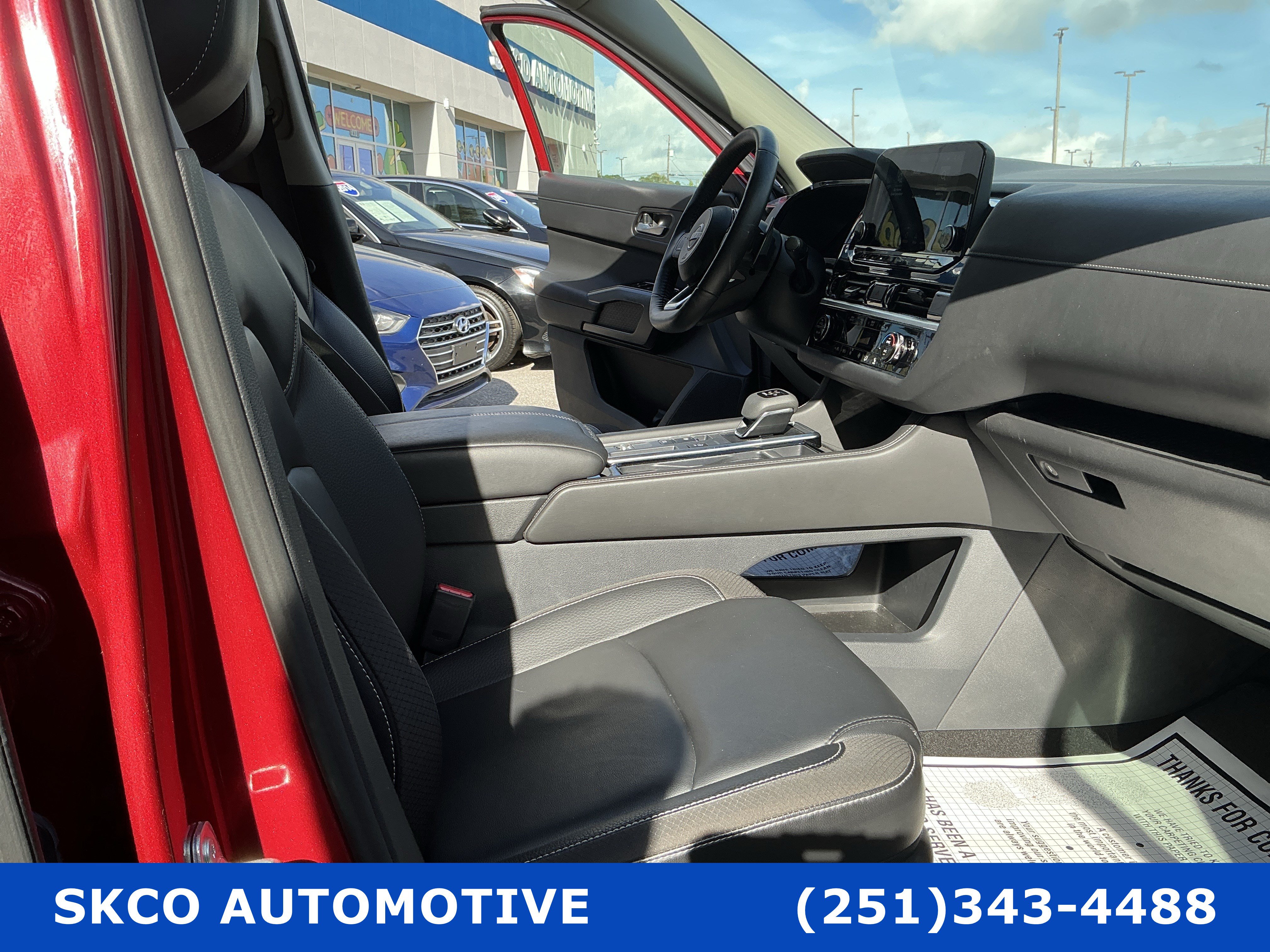Used 2024 Nissan Pathfinder SL FWD image 13