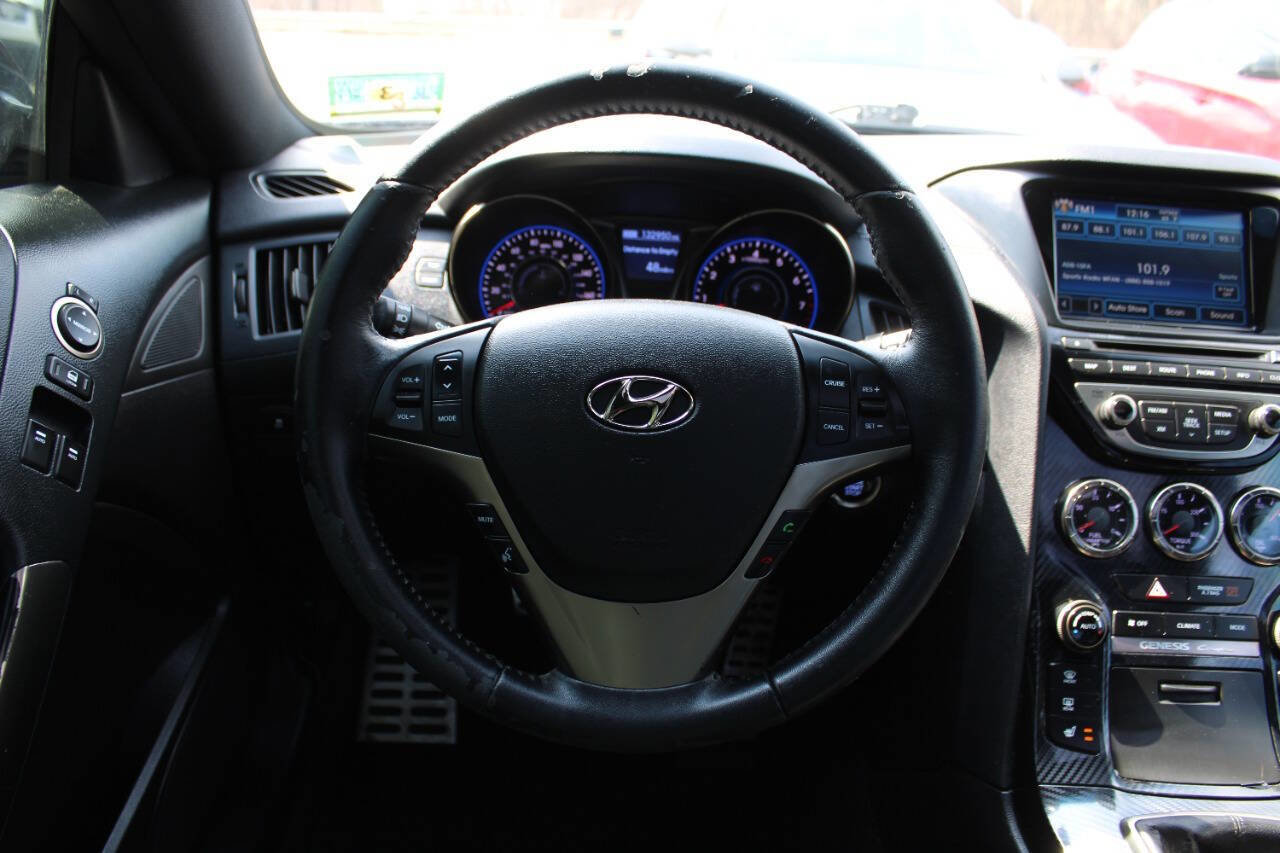 Used 2013 Hyundai Genesis 3.8 image 35