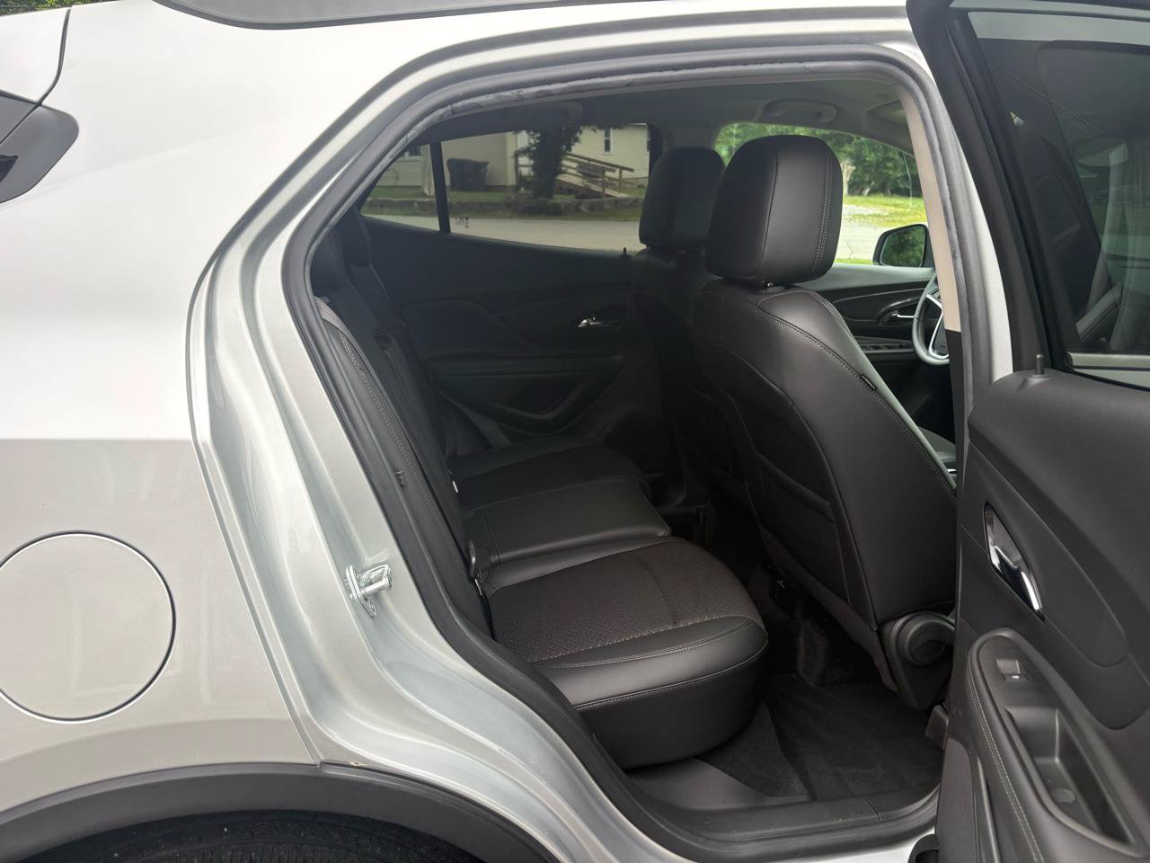 Used 2022 Buick Encore Preferred w/ Safety Package FWD image 21