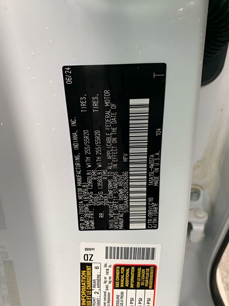 Used 2024 Toyota Grand Highlander Limited image 32