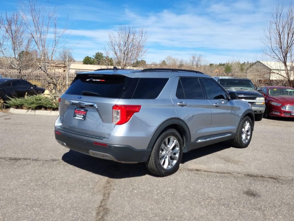Used 2022 Ford Explorer XLT w/ Equipment Group 202A RWD image 4