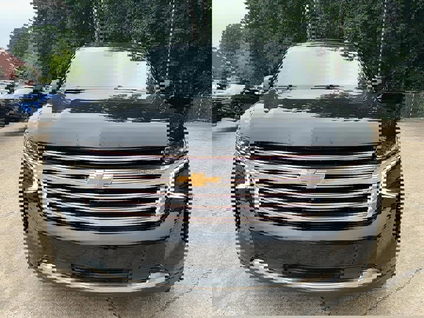 Used 2021 Chevrolet Suburban High Country w/ Premium Package image 3